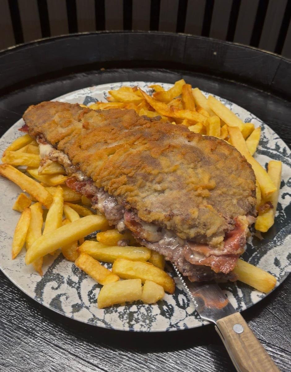 Cachopo de La Paloma en La Paloma, bar restaurante en Alcorcón