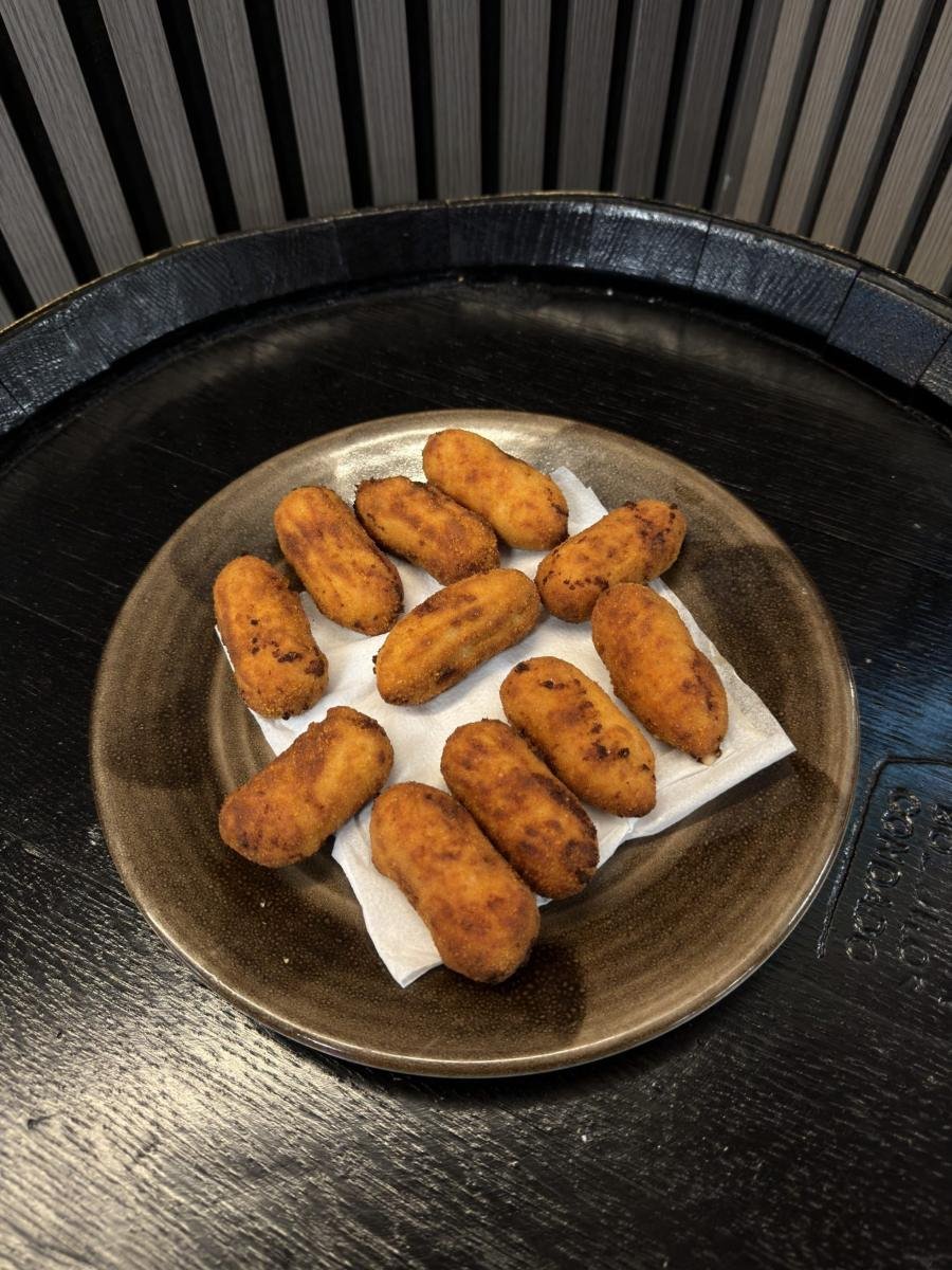 Croquetas de jamón en La Paloma, bar restaurante en Alcorcón