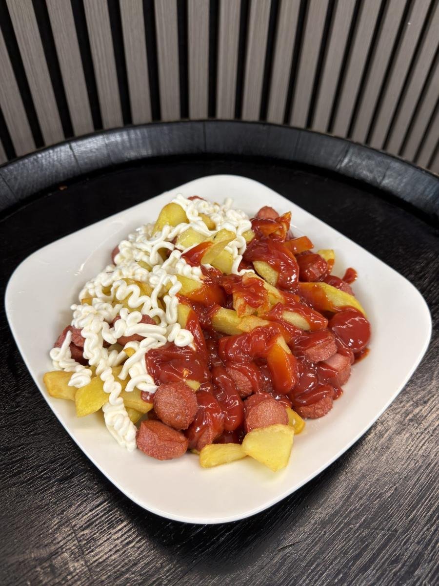 Salchipapas en La Paloma, bar restaurante en Alcorcón